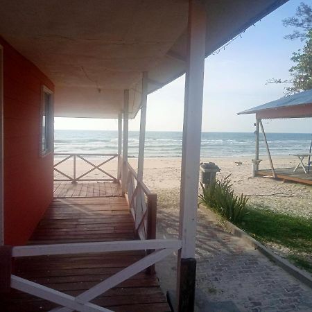 Tumombuvoi Homestay Tiga Papan Luaran gambar