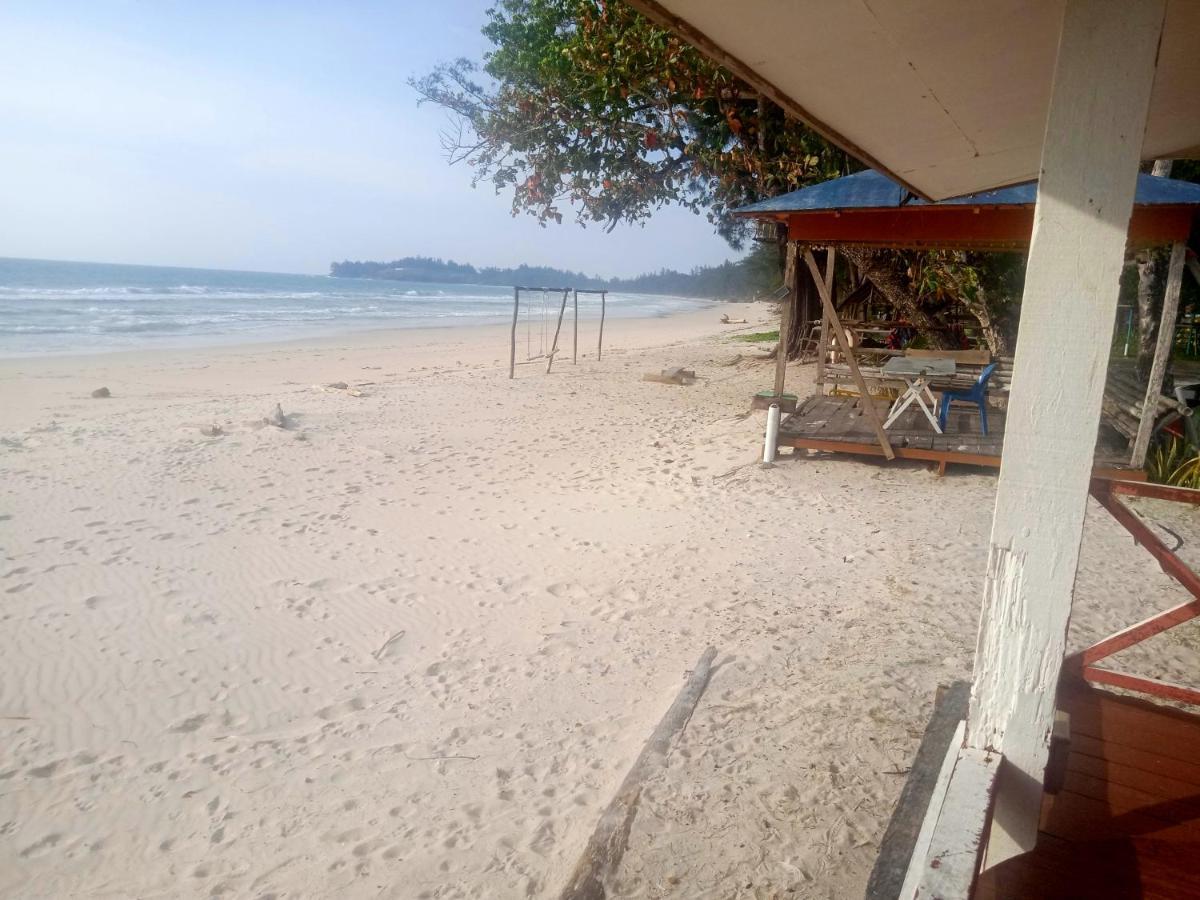 Tumombuvoi Homestay Tiga Papan Luaran gambar